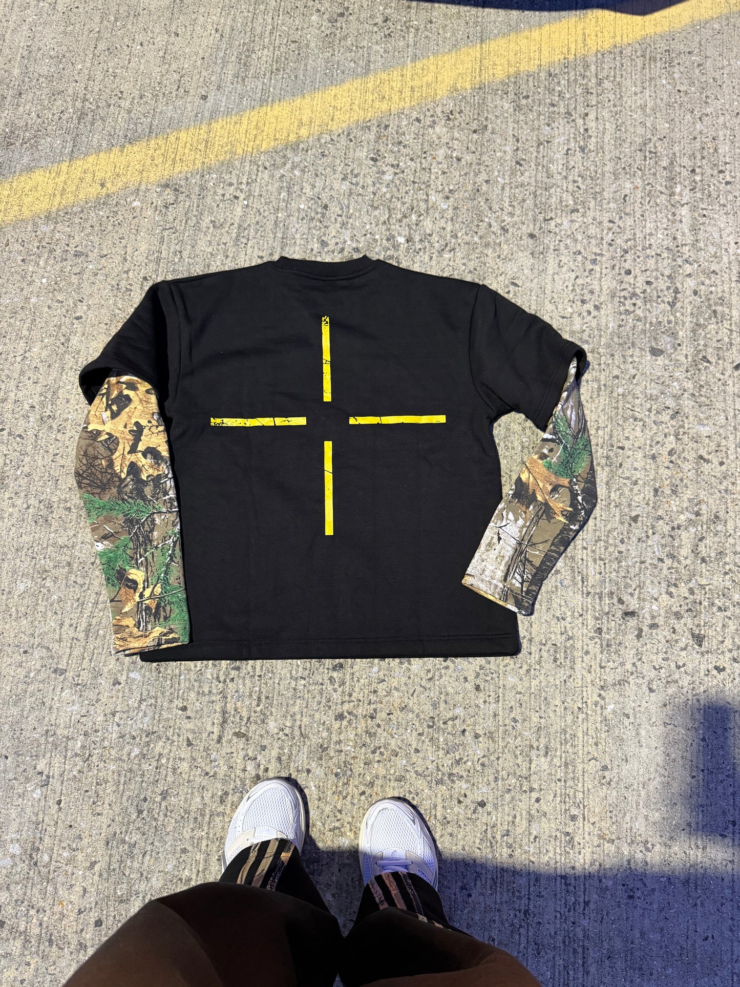 War CrewNeck (Black)